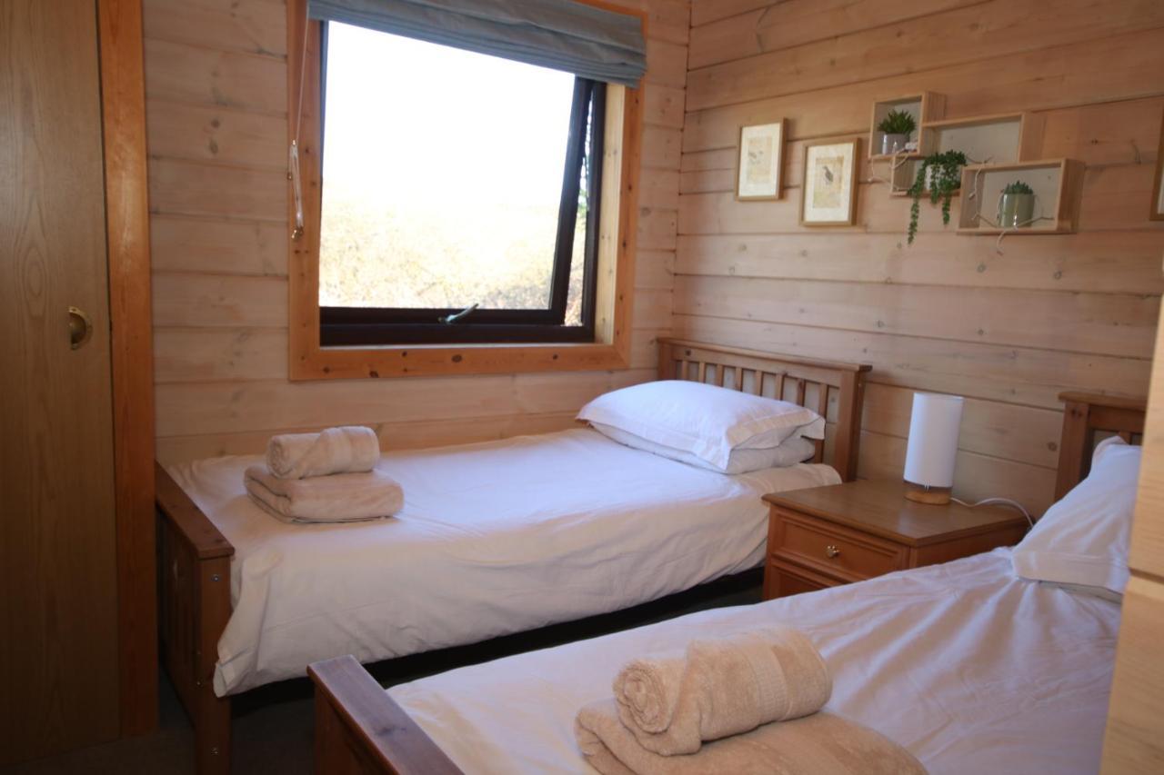 Hartland Hideaway Lodge Woolfardisworthy  エクステリア 写真