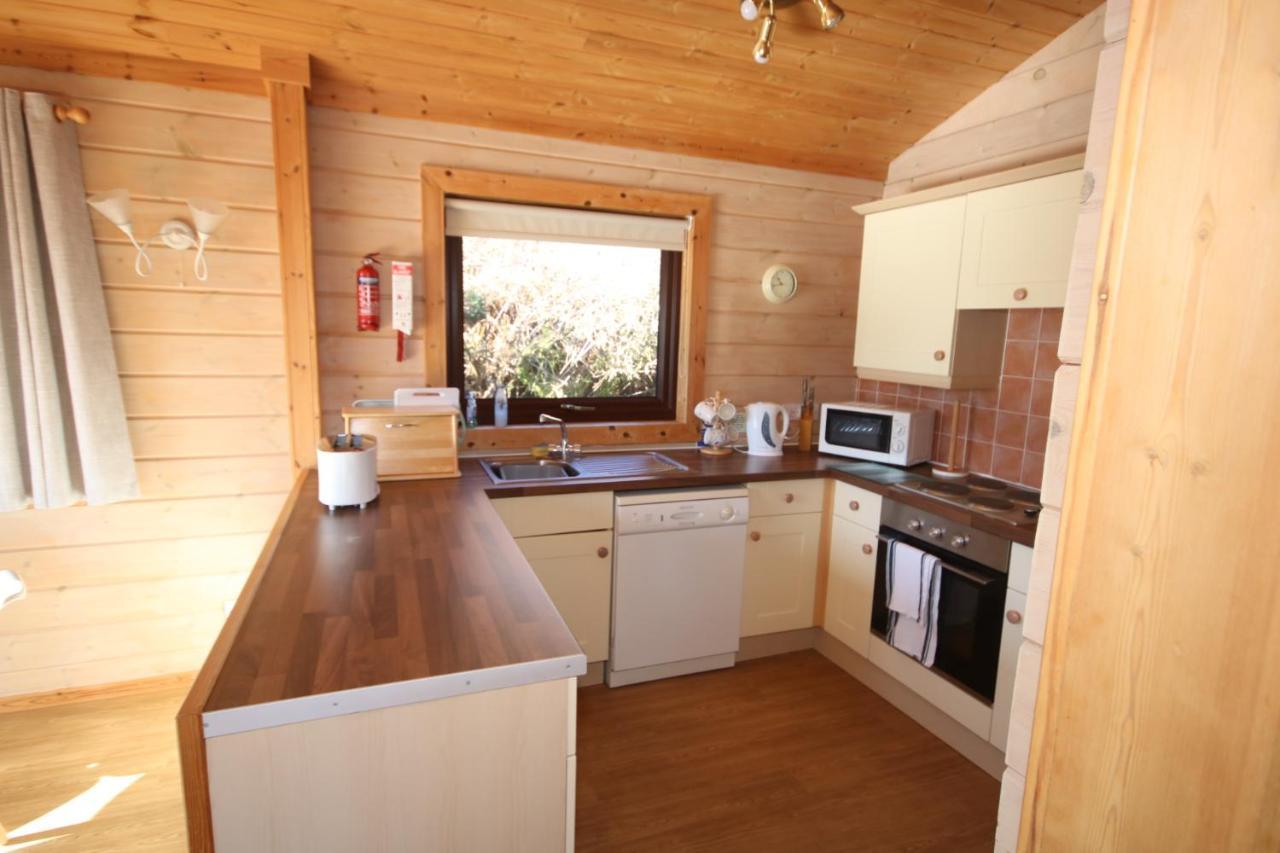 Hartland Hideaway Lodge Woolfardisworthy  エクステリア 写真
