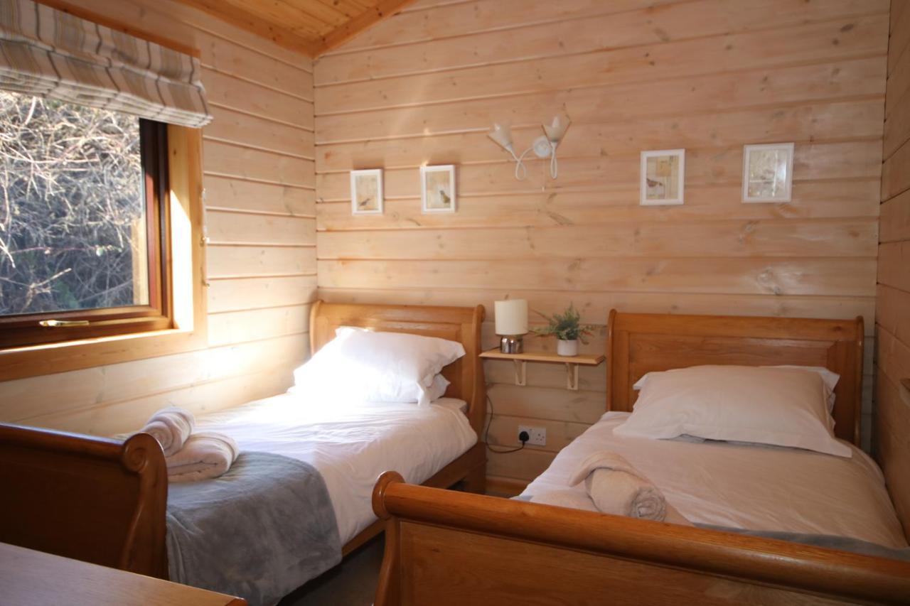 Hartland Hideaway Lodge Woolfardisworthy  エクステリア 写真